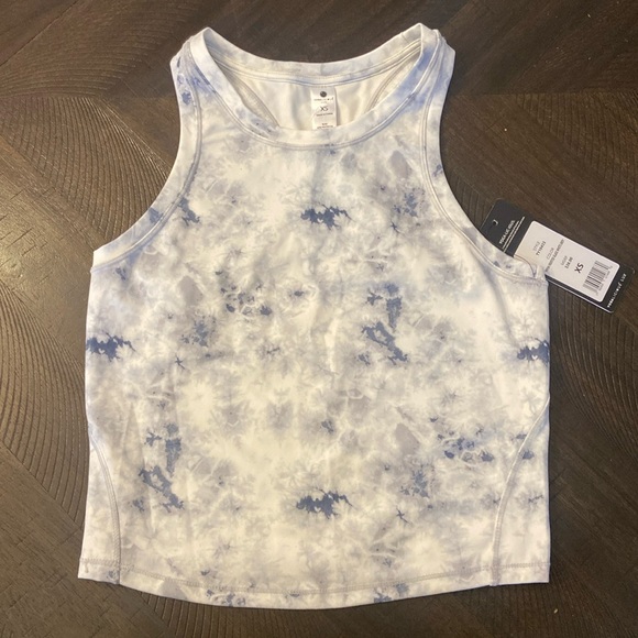 Yogalicious Lux Cropped Tank💙 - Picture 1 of 3